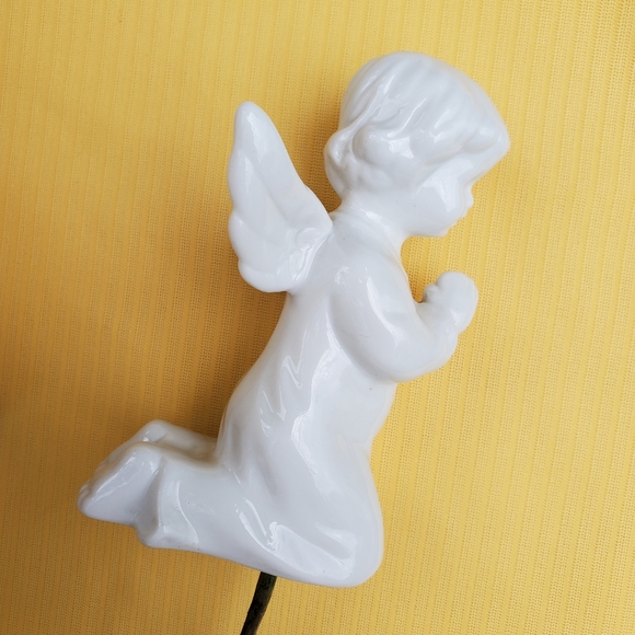 Ceramic Praying Angel Figure - Picture 2 of 10